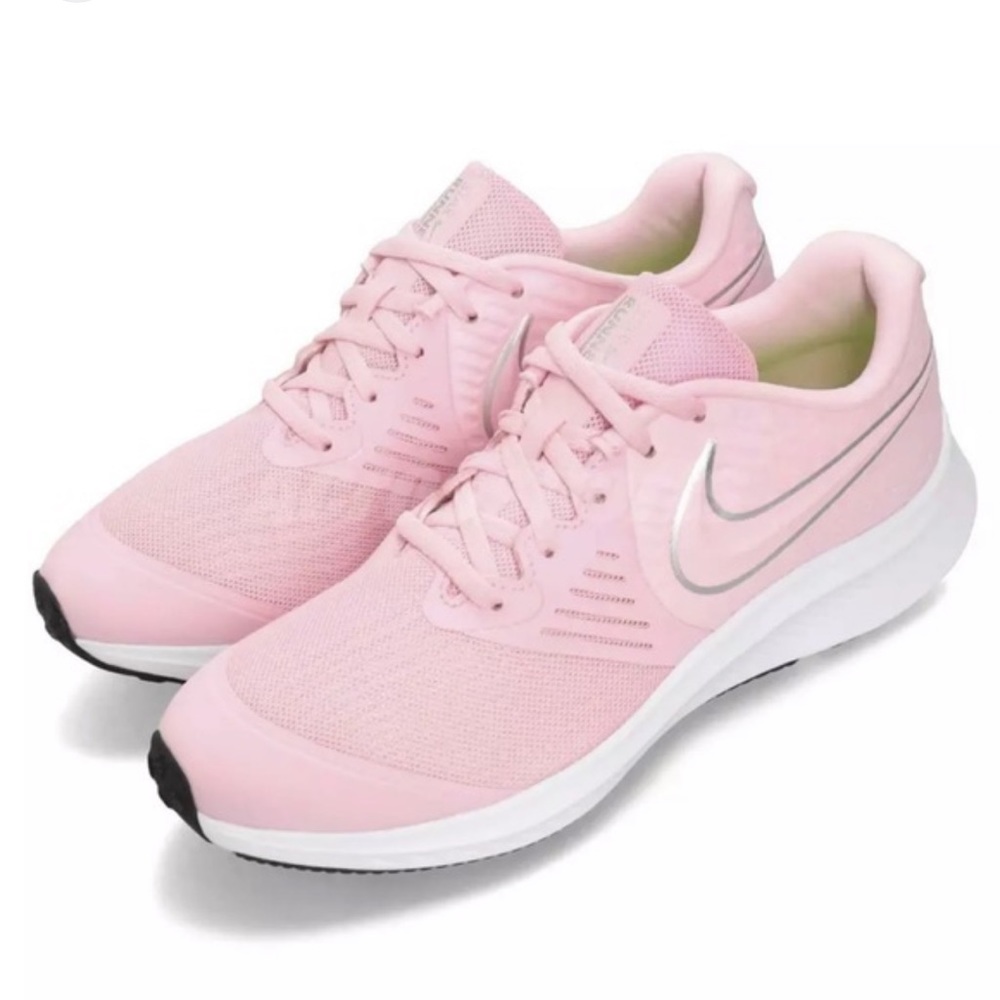 NIKE Star Runner 2 sneakers - Size 7 Youth (used once)